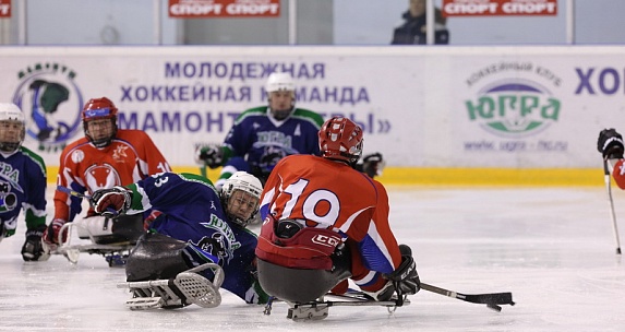 Sledge Hockey Club “Ugra” confidently won from Moscow “Star” with the score 6:1.